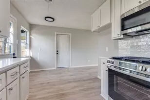 2320 Muret St, Irving, TX 75062 - Photo 7