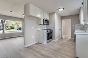 2320 Muret St, Irving, TX 75062 - Photo 5