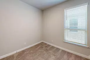 225 Drumcliffe Dr, Fort Worth, TX 76052 - Photo 11