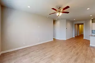 225 Drumcliffe Dr, Fort Worth, TX 76052 - Photo 5