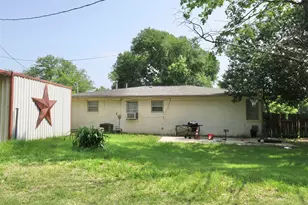 1689 N Hwy 81 N, Bowie, TX 76230 - Photo 11