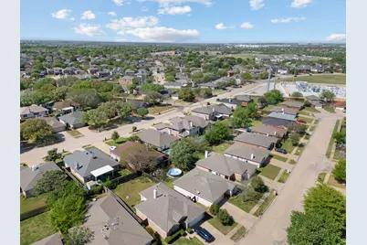 1017 Grand Central Parkway, Saginaw, TX 76131 - Photo 29