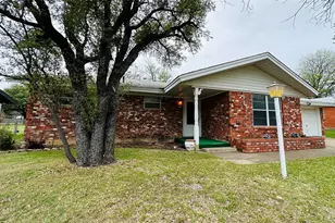 1138 Usher St, Benbrook, TX 76126 - Photo 5