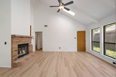 3921 Wentworth Drive, Arlington, TX 76001 - Photo 5