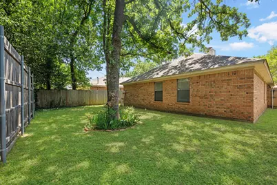 3921 Wentworth Drive, Arlington, TX 76001 - Photo 19