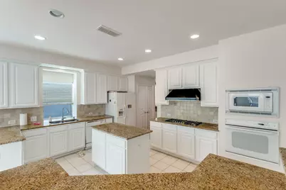 8708 Berwick Drive, Plano, TX 75025 - Photo 9