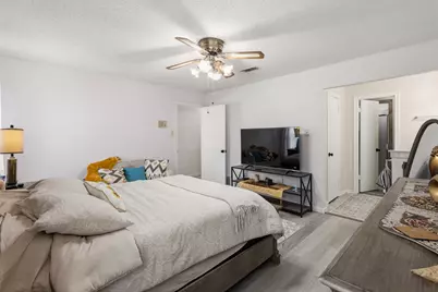 2011 Bay Oaks Drive, Arlington, TX 76012 - Photo 17