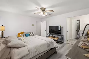 2011 Bay Oaks Dr, Arlington, TX 76012 - Photo 17