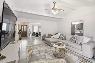 2011 Bay Oaks Dr, Arlington, TX 76012 - Photo 5