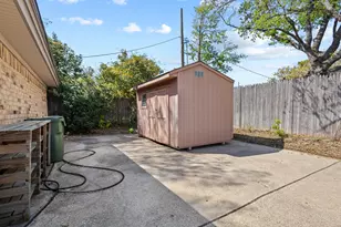 2011 Bay Oaks Dr, Arlington, TX 76012 - Photo 29