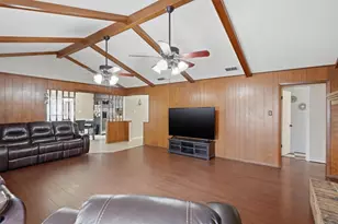 1325 Hemphill Dr, Cleburne, TX 76033 - Photo 9