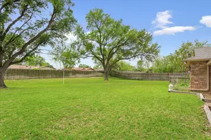 357 S Lindenwood, Hewitt, TX 76643 - Photo 27