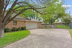 357 S Lindenwood, Hewitt, TX 76643 - Photo 5