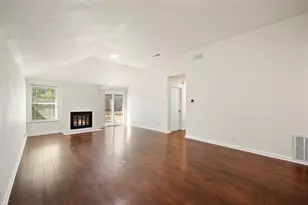 1404 Woodfern Dr, Arlington, TX 76018 - Photo 5