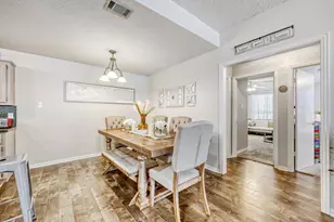 902 Teakwood Ln, DeSoto, TX 75115 - Photo 5