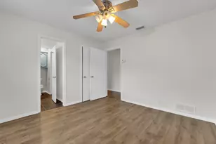 9511 Robin Meadow Dr, Dallas, TX 75243 - Photo 29