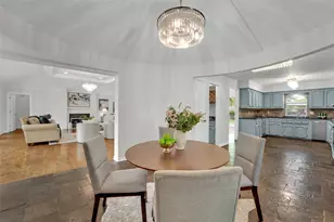 9511 Robin Meadow Dr, Dallas, TX 75243 - Photo 17