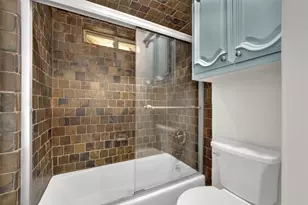 9511 Robin Meadow Dr, Dallas, TX 75243 - Photo 31