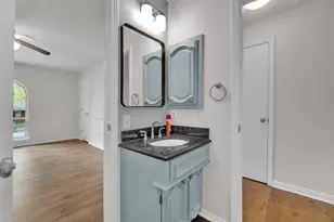 9511 Robin Meadow Dr, Dallas, TX 75243 - Photo 33