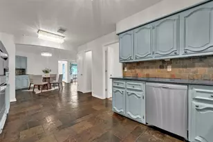 9511 Robin Meadow Dr, Dallas, TX 75243 - Photo 15