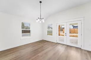 2434 Iroquois St, Dallas, TX 75212 - Photo 15