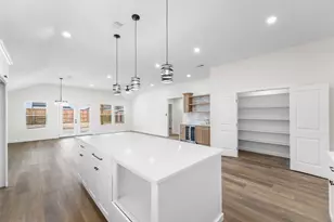 2434 Iroquois St, Dallas, TX 75212 - Photo 11