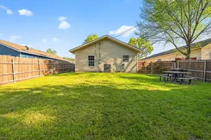 3445 Pinebrook Dr, Dallas, TX 75241 - Photo 17