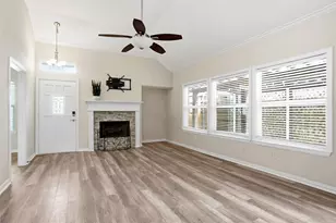 2206 Arbor Creek Dr, Carrollton, TX 75010 - Photo 3