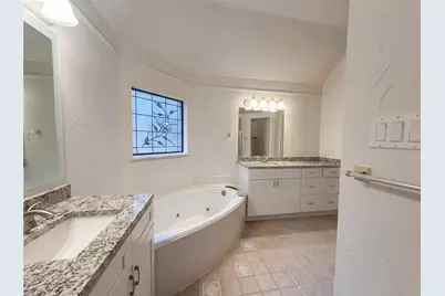 2101 Royal Dominion Court, Arlington, TX 76006 - Photo 17