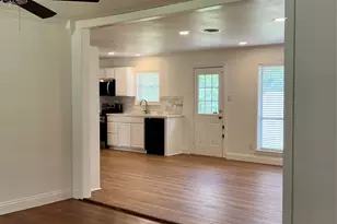 2406 Ridgecrest Dr, Garland, TX 75041 - Photo 9