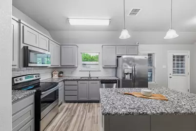 424 N Cedar Street, Springtown, TX 76082 - Photo 3