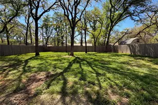 721 Briarwood Ln, Hurst, TX 76053 - Photo 19