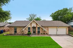 2126 Versailles Dr, Carrollton, TX 75007 - Photo 1