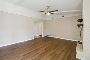 2126 Versailles Dr, Carrollton, TX 75007 - Photo 5