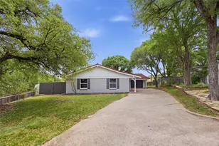 8516 La Jolla Ct, Benbrook, TX 76116 - Photo 3