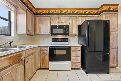 1371 S 11th Street, Waco, TX 76706 - Photo 9