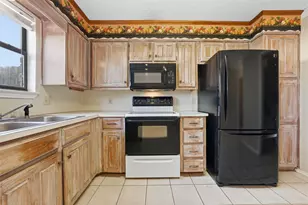 1371 S 11th St, Waco, TX 76706 - Photo 9