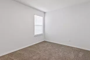 901 Barton Dr, Ennis, TX 75119 - Photo 13