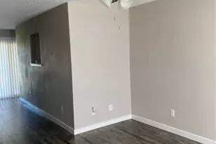 802 Las Palmas Dr, Grand Prairie, TX 75052 - Photo 3