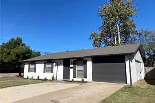 802 Las Palmas Dr, Grand Prairie, TX 75052 - Photo 1