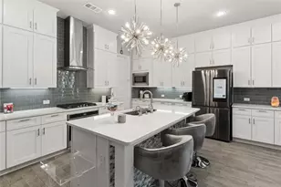 12701 Mercer Pkwy, Farmers Branch, TX 75234 - Photo 5