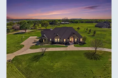 1201 E Iberian Court, Granbury, TX 76048 - Photo 3