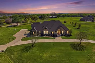 1201 E Iberian Ct, Granbury, TX 76048 - Photo 3