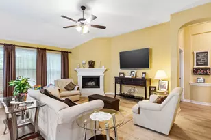 1301 Litchfield Ln, Burleson, TX 76028 - Photo 9