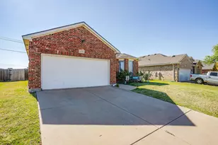 1209 Spanish Moss Dr, Burleson, TX 76028 - Photo 3