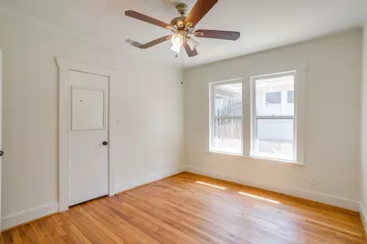 1105 Mistletoe Drive, Fort Worth, TX 76110 - Photo 21