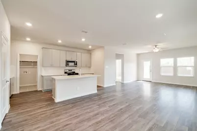 4816 Hunter Hurst Drive, Princeton, TX 75071 - Photo 3