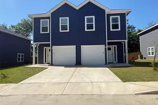 412 E 7th St, Bonham, TX 75418 - Photo 1