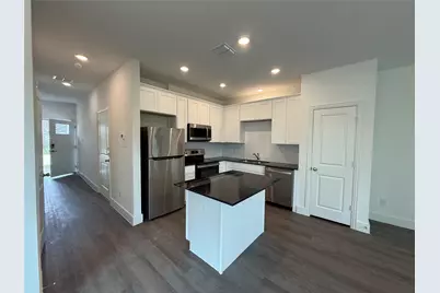 412 E 7th Street #2, Bonham, TX 75418 - Photo 3