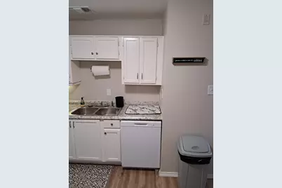 1702 Crest Point Drive, Arlington, TX 76012 - Photo 9